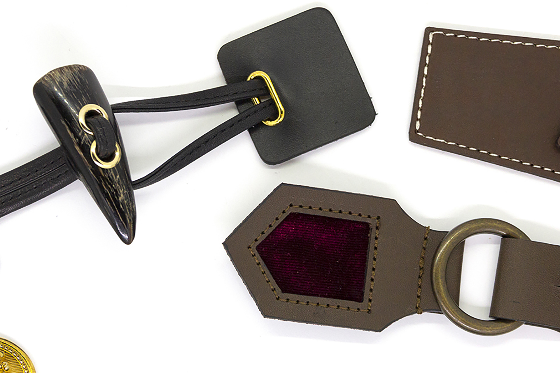 Accessories in genuine leather and synthetic materials