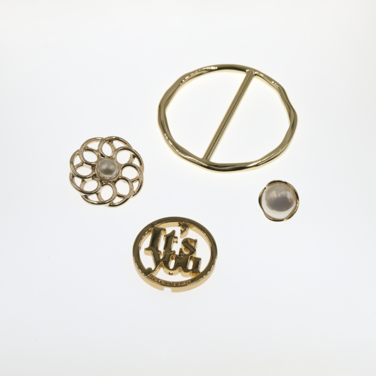 METAL BUTTONS AND ACCESSORIES