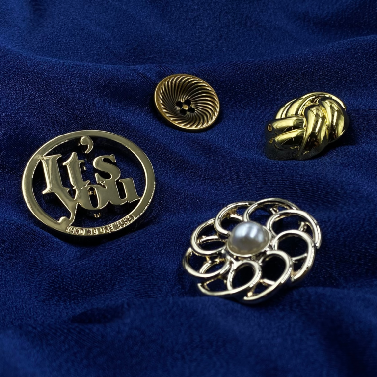 METAL BUTTONS AND ACCESSORIES