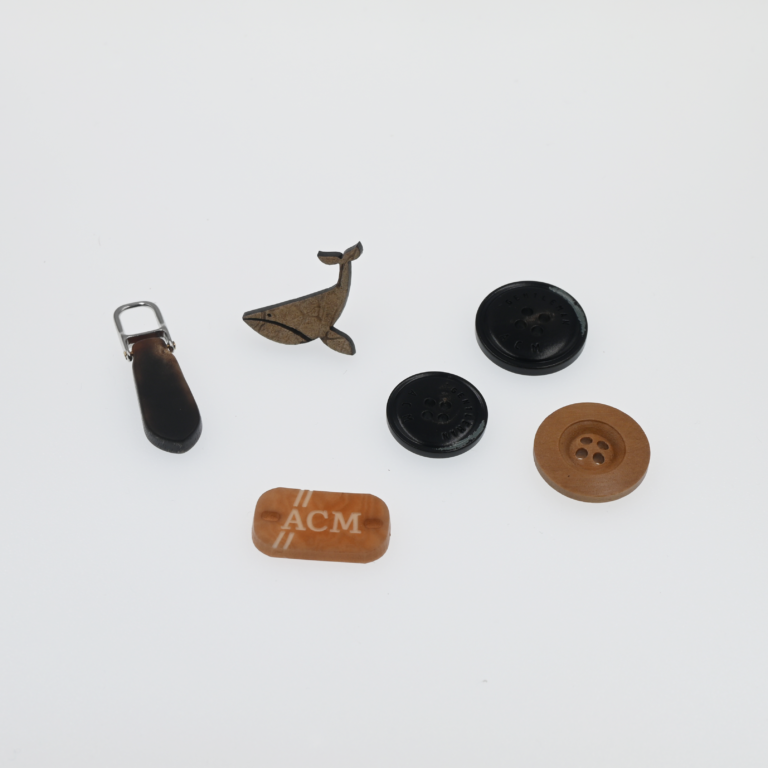NATURAL MATERIAL BUTTONS AND ACCESSORIES